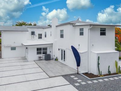 590 SW 23rd Ave