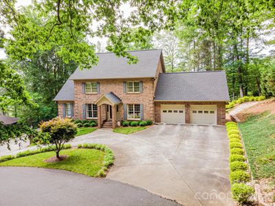 236 Robinwood Cir NE