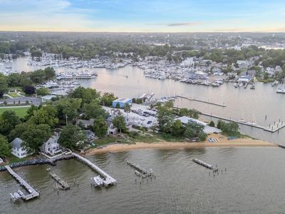 7017 Bay Front Dr