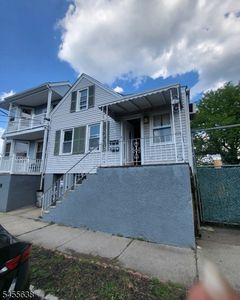 33 Alva St