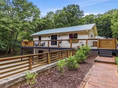 641 Lands End Rd