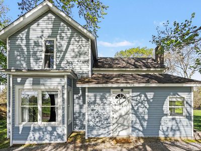 711 N Burr Oak Rd
