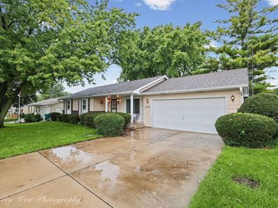 Property at 2119 Highland Dr, Sycamore, IL