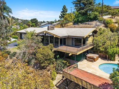 9827 Edgar Pl
