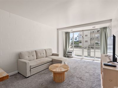 445 Kaiolu St #212