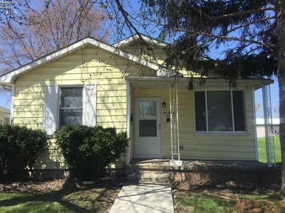 122 S 5th St