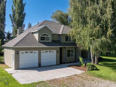 425 Willoughby Ln
