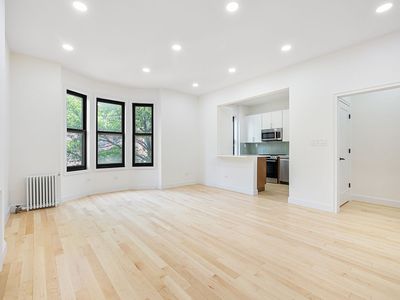 882 Union St APT 3D