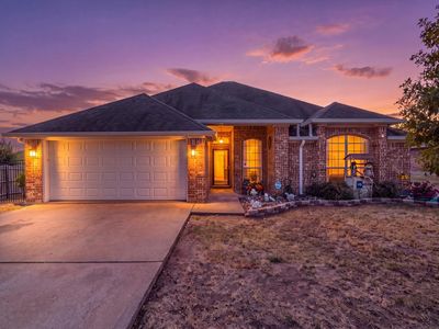 Property at 104 Topaz Cir, Hewitt, TX
