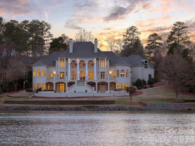 6905 Shinnecock Hill Ln