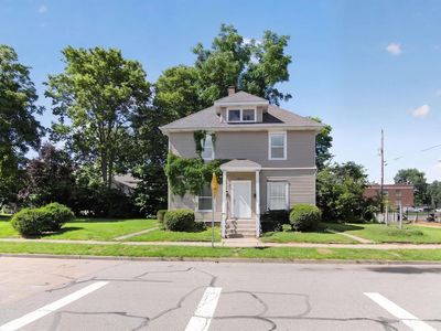 407/411 E South St