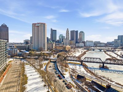 300 W Spring St Unit 306