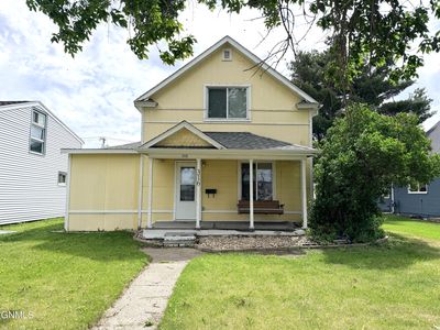 316 4th Ave NE