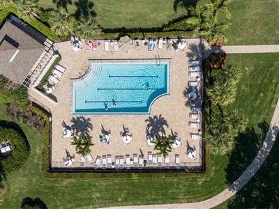 320 Horse Creek Dr APT 402