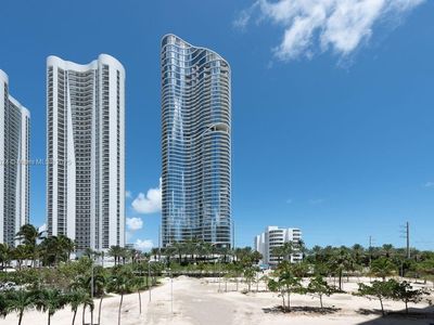 100 Bayview Dr APT 210