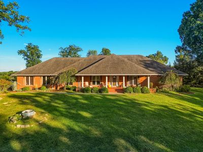 14 Briarcliff Dr