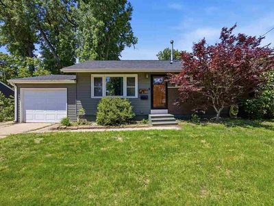 1111 Harold Dr SE