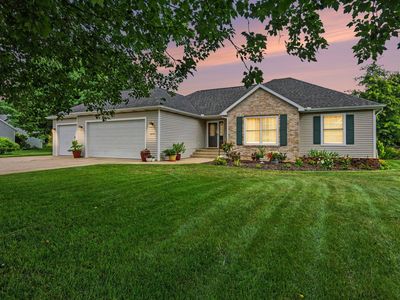 Property at 46820 Woodfield Dr, Mattawan, MI