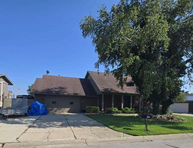 7321 Parklane Dr