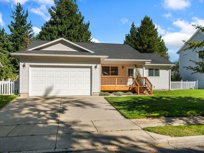 414 Louis Ln
