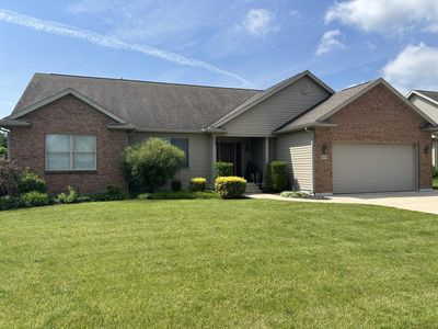 909 Stoneybrook Dr