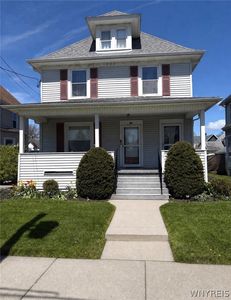 332 Thompson St