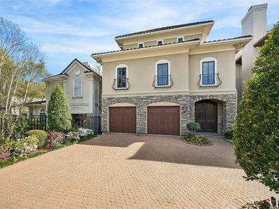 52 Briar Hollow Ln #E