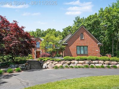 1300 Oak Hollow Dr