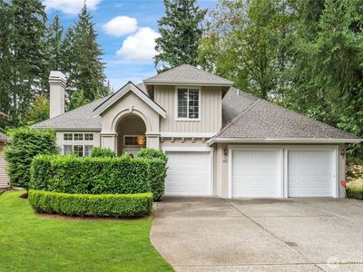 2615 E Beaver Lake Drive SE