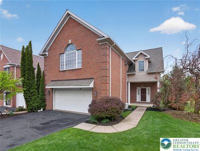 558 Parkside Ct