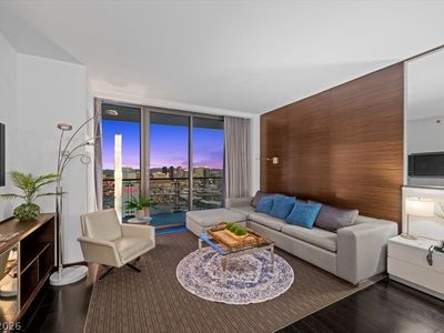 4381 W Flamingo Rd #5118