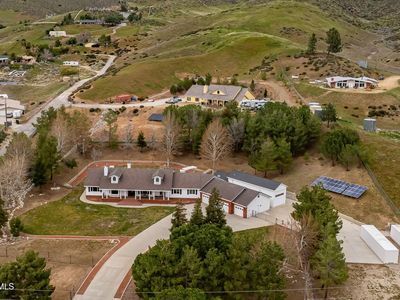 40012 Valle View Ln