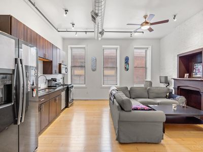 1202 Main St APT 1