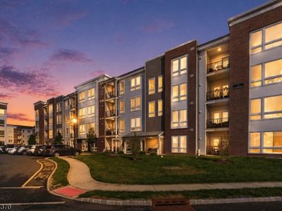 4 Vanderbilt Blvd #404