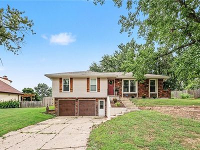 Property at 7013 N Winan Ave, Parkville, MO