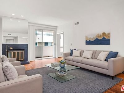 1164 Wellesley Ave APT 204