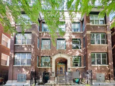 6160 N Winthrop Ave APT 3S
