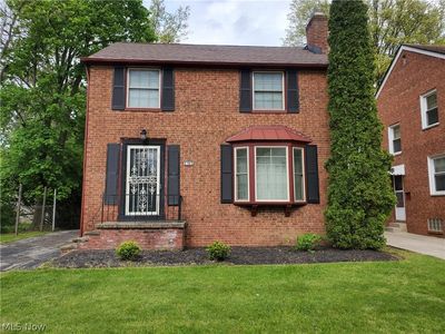 Property at 1115 Clifford Rd, Cleveland Heights, OH