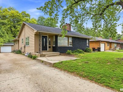 3221 N Twelve Oaks Dr