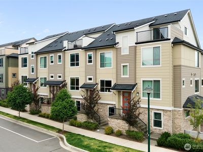 1429 8th Avenue NE #8