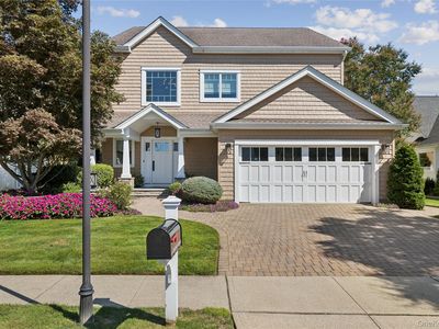 14 Esmond Avenue