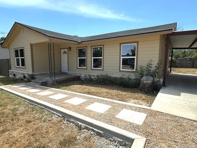 907 Dove Ave.