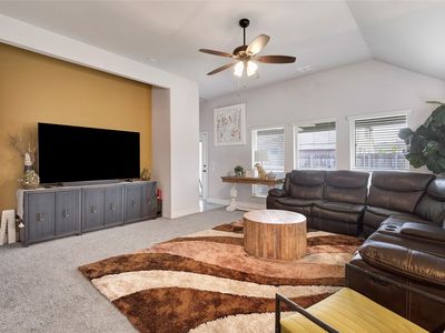 1129 Snowy Owl Dr