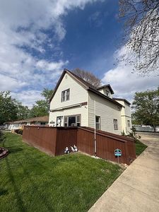1012 S 6th St