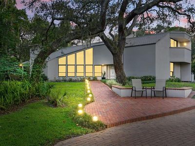 14825 Lake Magdalene Cir