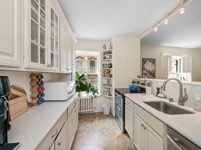 21 Beacon St APT 2E