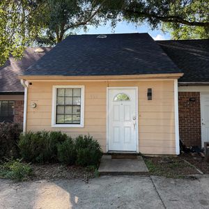 922 S Lipona Rd