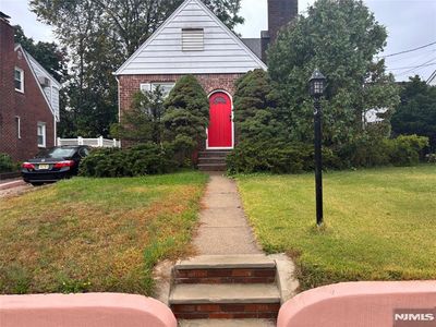 Property at 40 Sylvan Ave, Bergenfield, NJ