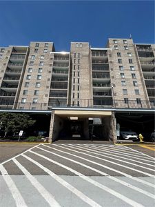 2160 Greentree Rd APT 400W