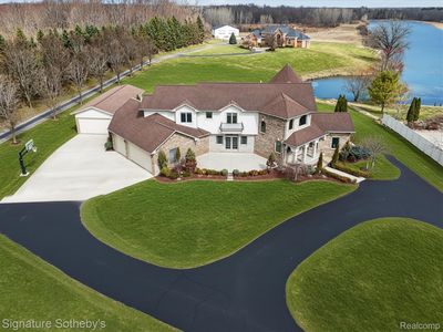 7455 Groveland Rd